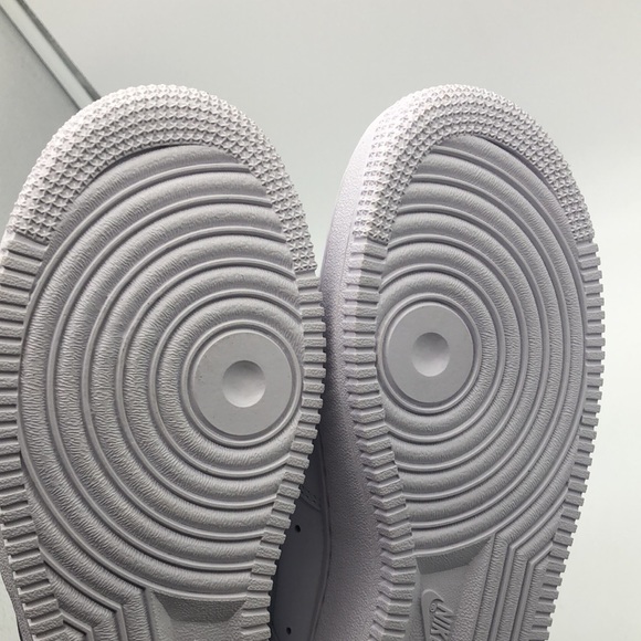 Nike Men's Air Force 1 Low '07 Triple White Casual Sneaker CW2288-111 USED Sz 7 - Picture 6 of 11